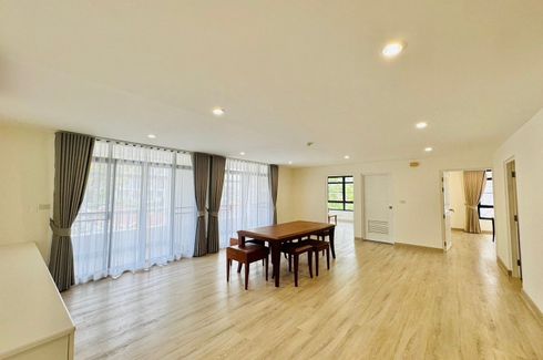 3 Bedroom Condo for rent in Khlong Tan Nuea, Bangkok