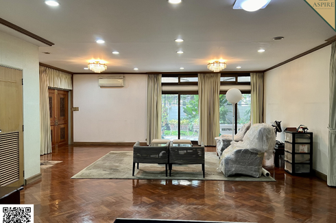 3 Bedroom House for rent in Khlong Tan Nuea, Bangkok