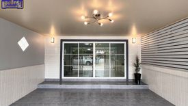 3 Bedroom Townhouse for sale in Na Pa, Chonburi