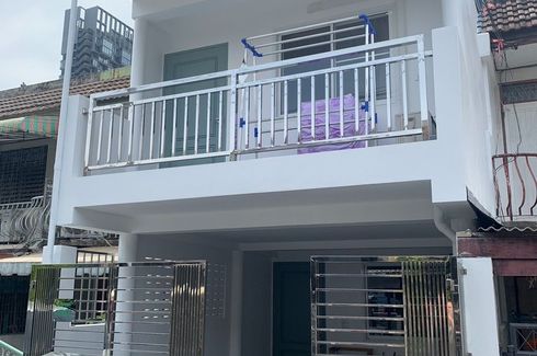 3 Bedroom Townhouse for rent in Bang Chak, Bangkok near BTS Punnawithi