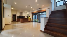 4 Bedroom House for rent in Khlong Tan Nuea, Bangkok