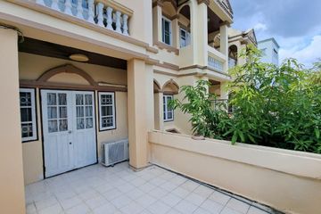 4 Bedroom Townhouse for rent in Khlong Tan Nuea, Bangkok