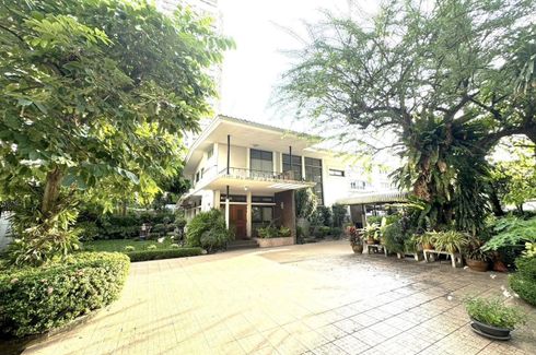 3 Bedroom House for rent in Khlong Tan Nuea, Bangkok