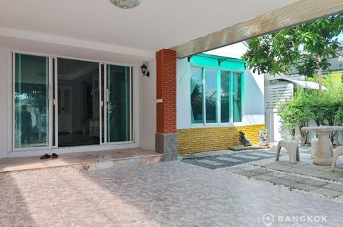 3 Bedroom House for rent in Saphan Sung, Bangkok