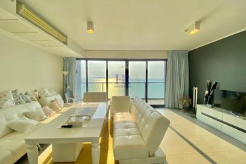 2 Bedroom Condo for sale in Zire Wongamat, Na Kluea, Chonburi