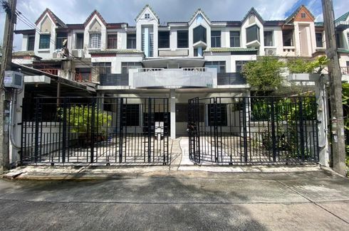 Townhouse for sale in Lat Yao, Bangkok near Airport Rail Link Bang Khen