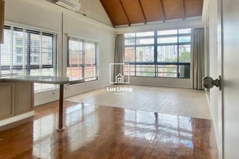 Office for sale in Khlong Tan Nuea, Bangkok near BTS Phrom Phong