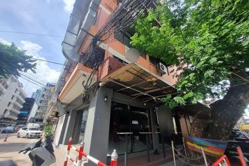 1 Bedroom Commercial for rent in Silom, Bangkok near BTS Sala Daeng