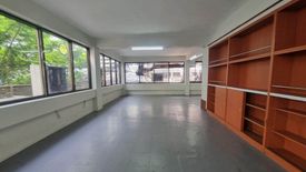 1 Bedroom Commercial for rent in Silom, Bangkok near BTS Sala Daeng