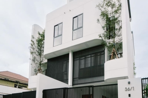 3 Bedroom House for sale in Bang Chak, Bangkok