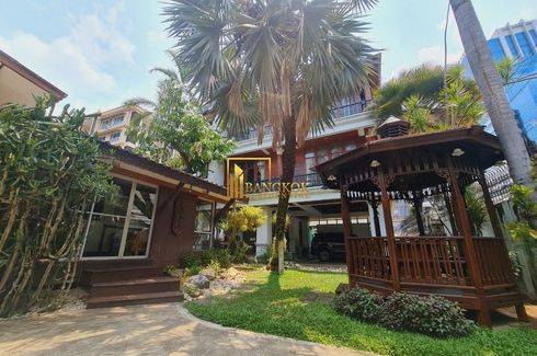 2 Bedroom House for rent in Phra Khanong, Bangkok near BTS Ekkamai