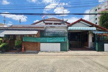 3 Bedroom House for sale in Sam Sen Nok, Bangkok