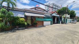 3 Bedroom House for sale in Sam Sen Nok, Bangkok