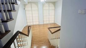 3 Bedroom Townhouse for sale in Hua Mak, Bangkok