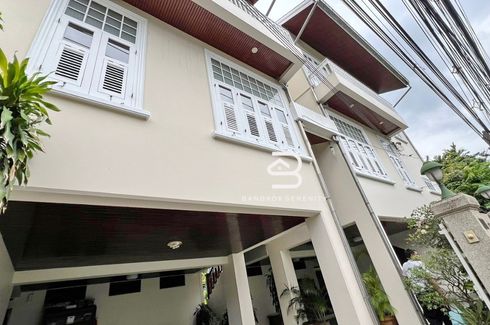 3 Bedroom House for rent in Khlong Tan Nuea, Bangkok