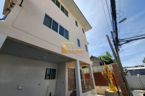 5 Bedroom House for rent in Chong Nonsi, Bangkok near MRT Khlong Toei