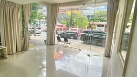 Commercial for rent in Khlong Tan Nuea, Bangkok near BTS Phrom Phong