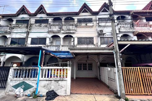 4 Bedroom Townhouse for sale in Don Mueang, Bangkok