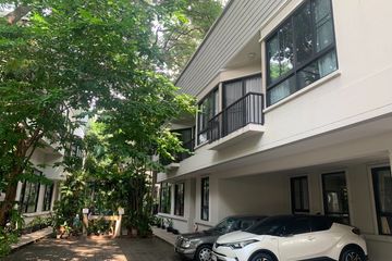 2 Bedroom Townhouse for rent in Phra Khanong, Bangkok near BTS Thong Lo