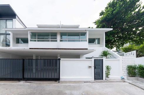 4 Bedroom Townhouse for sale in Khlong Toei Nuea, Bangkok near BTS Nana