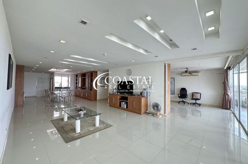 3 Bedroom Condo for sale in Na Kluea, Chonburi