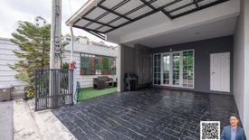 3 Bedroom Townhouse for sale in Bless Town Sukhumvit 50, Phra Khanong, Bangkok near BTS On Nut