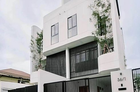 3 Bedroom House for sale in Bang Chak, Bangkok