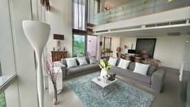 4 Bedroom Condo for sale in Bang Lamphu Lang, Bangkok near BTS Krung Thon Buri