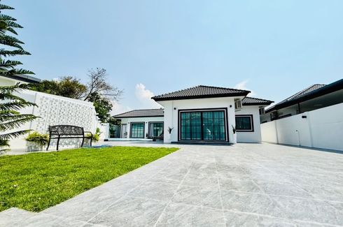 4 Bedroom Villa for sale in Rattanakorn Village 18, Na Kluea, Chonburi