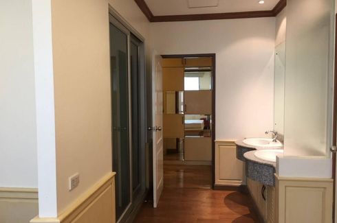 3 Bedroom Condo for sale in Sathorn House, Silom, Bangkok near BTS Surasak