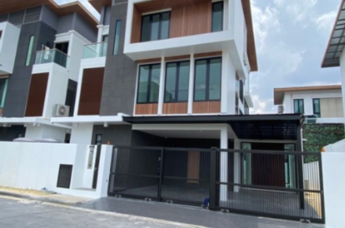 4 Bedroom House for sale in Phra Khanong Nuea, Bangkok near BTS On Nut