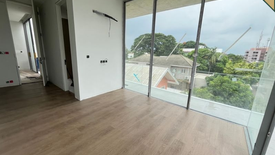 4 Bedroom House for sale in Phra Khanong Nuea, Bangkok