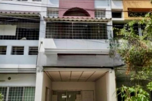 3 Bedroom Townhouse for sale in Khlong Tan Nuea, Bangkok