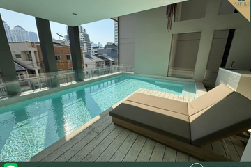 4 Bedroom Townhouse for sale in 749 Residence, Khlong Tan Nuea, Bangkok near BTS Phrom Phong