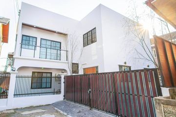5 Bedroom House for rent in Wang Thonglang, Bangkok