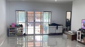 3 Bedroom Townhouse for sale in Thap Yao, Bangkok