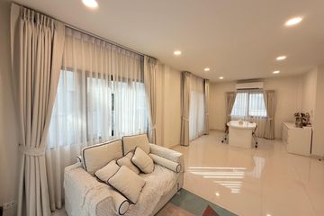 3 Bedroom House for sale in Centro Bangna, Bang Kaeo, Samut Prakan