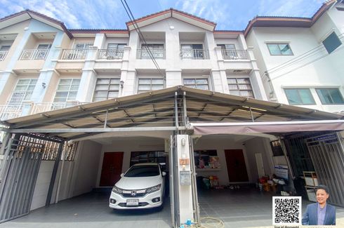 3 Bedroom Townhouse for sale in Phra Khanong, Bangkok near BTS On Nut