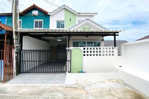 3 Bedroom Townhouse for sale in Surasak, Chonburi