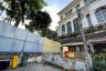 Townhouse for sale in Lat Yao, Bangkok