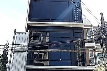 Townhouse for sale in Thung Maha Mek, Bangkok