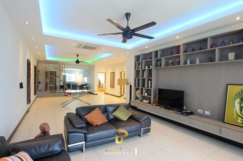 3 Bedroom Condo for sale in Jomtien Yacht Club, Na Jomtien, Chonburi