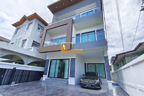 4 Bedroom House for Sale or Rent in Phra Khanong Nuea, Bangkok near BTS Ekkamai