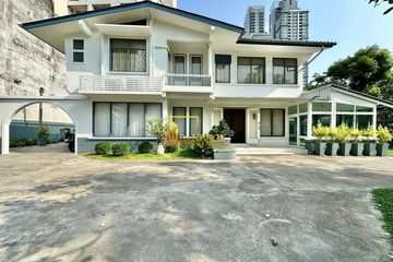 3 Bedroom House for rent in Khlong Toei Nuea, Bangkok near BTS Ploen Chit