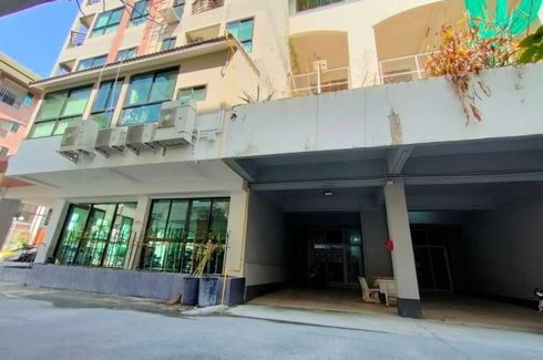 8 Bedroom Commercial for rent in Chonburi