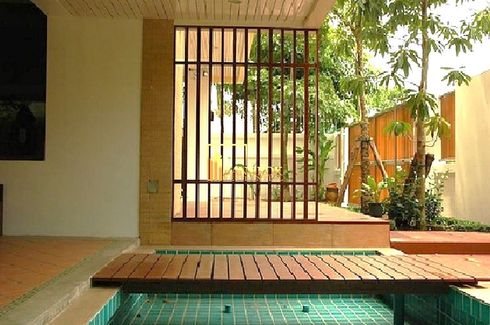 5 Bedroom House for rent in Phra Khanong Nuea, Bangkok near BTS Phra Khanong