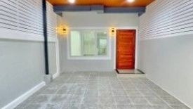 2 Bedroom Townhouse for sale in Bang Khu Rat, Nonthaburi