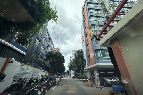 Condo for sale in Lat Phrao, Bangkok