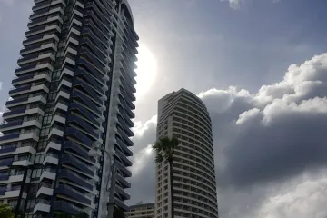 2 Bedroom Condo for sale in Baan Haad U Thong, Nong Prue, Chonburi