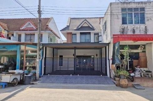 3 Bedroom Townhouse for sale in Khlong Song Ton Nun, Bangkok